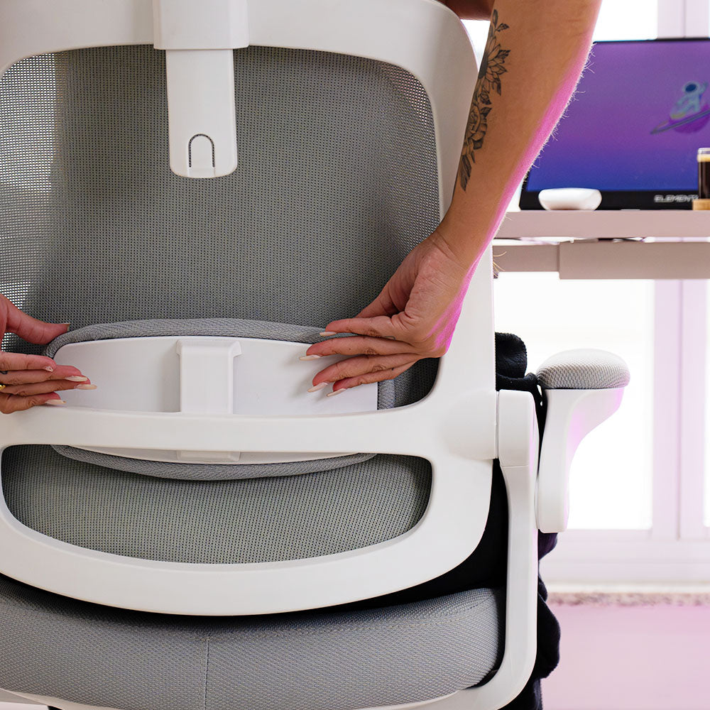 Astra - cadeira de escritório ergonômica, projetada para conforto, oferece e suporte. Com ajuste de altura e design moderno, é ideal para configurações de home office que buscam uma cadeira simples, confortável e acessível.