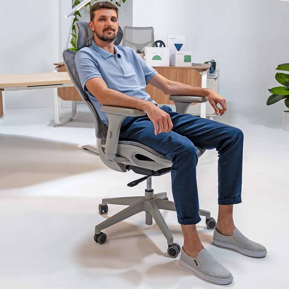 Imagem de um assento com ajuste automático, conforto para longas horas de trabalho