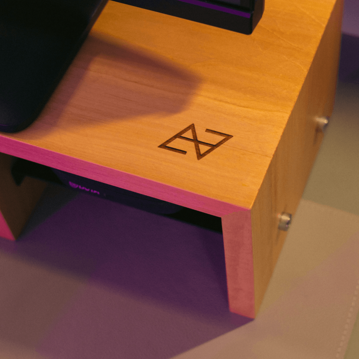 Suporte para Monitor Mesa Elevado Elements - Elements