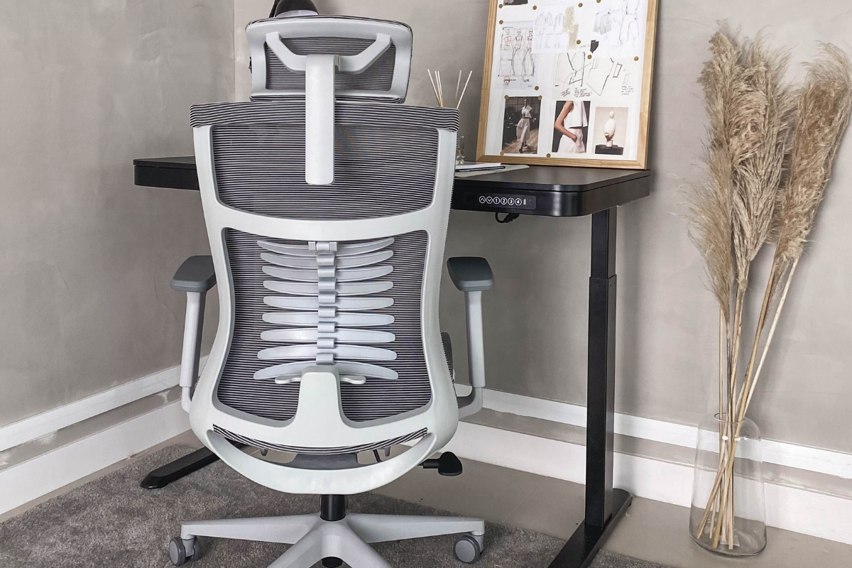 Dor nas costas? Encontre a cadeira para computador e estudo certa