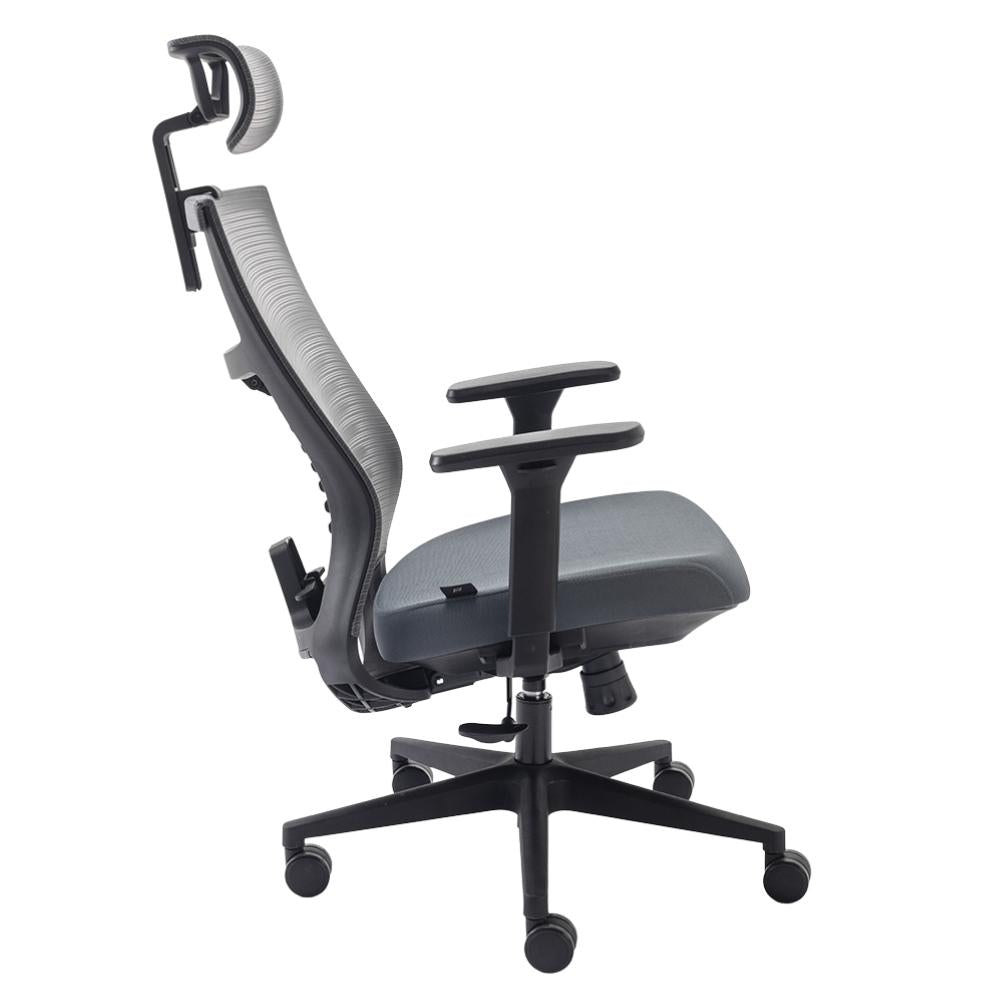 cadeira ergonômica de escritório, modelo vertta básica, cor do assento, encosto e apoio de cabeça em cinza, base, rodas, mecanismo e braços na cor preta.
