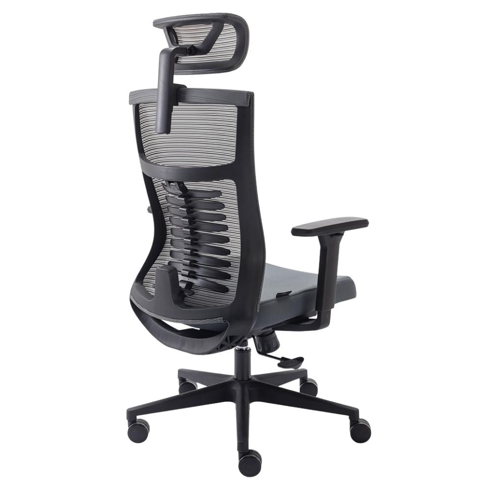 cadeira ergonômica de escritório, modelo vertta básica, cor do assento, encosto e apoio de cabeça em cinza, base, rodas, mecanismo e braços na cor preta.